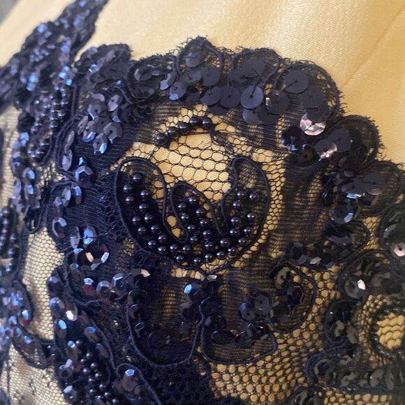 Carolina Herrera yellow  lace detailed Sheath Long Sleeve Dress, US6 - Picture 2 of 11